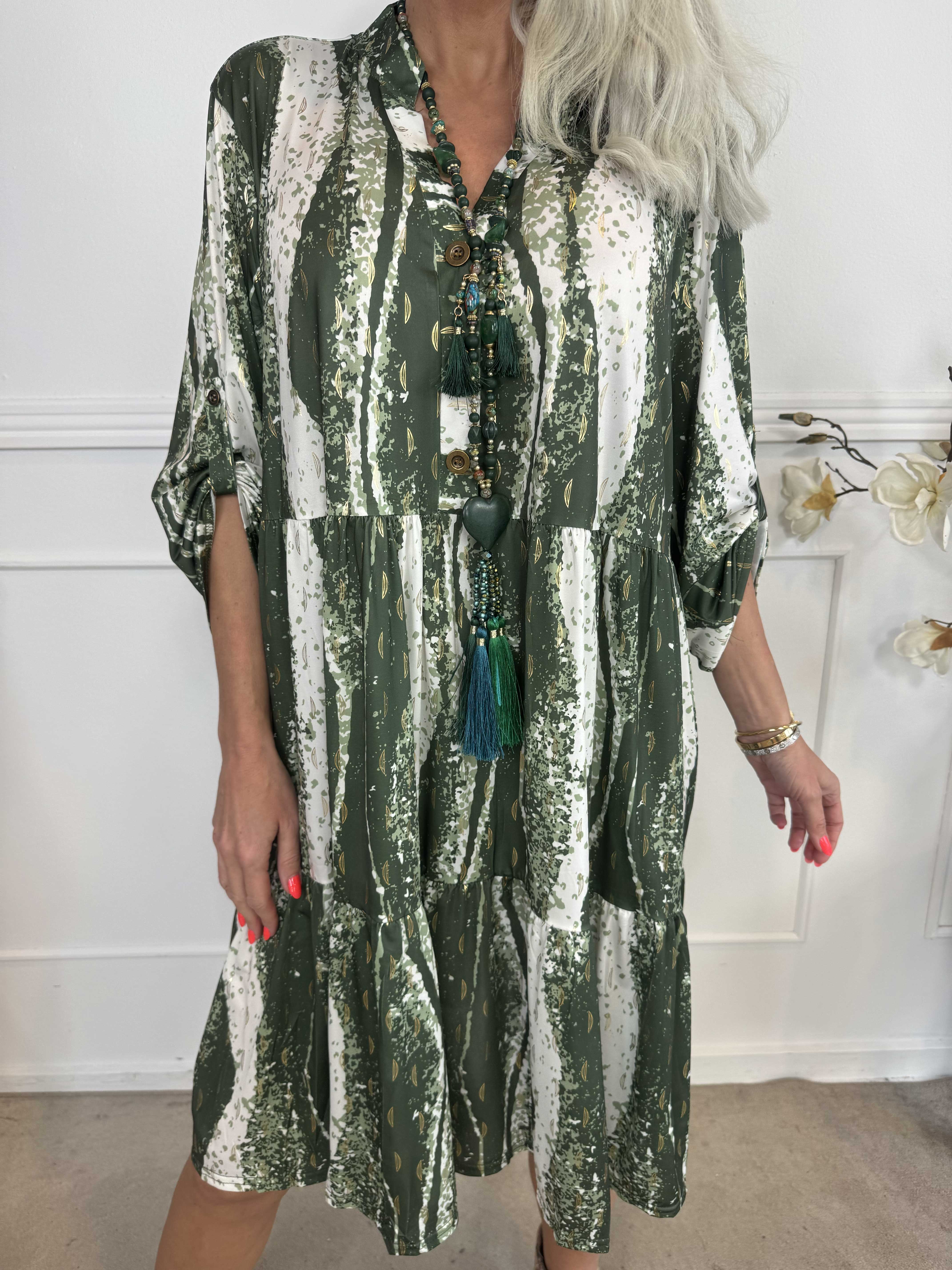 Milano Wave Midi - Kjole med mønster og lag på lag look